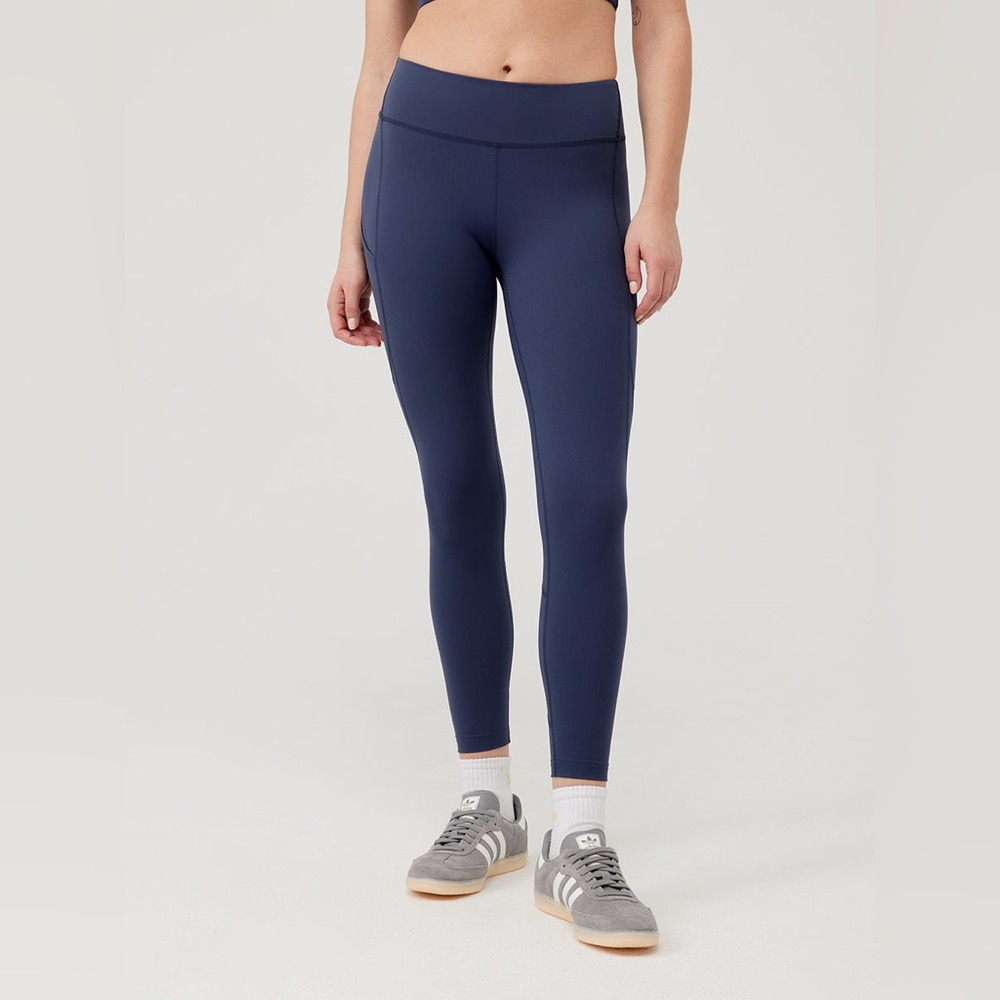 NWOT Outdoor Voices SuperForm 7/8 Legging in Dark Sky